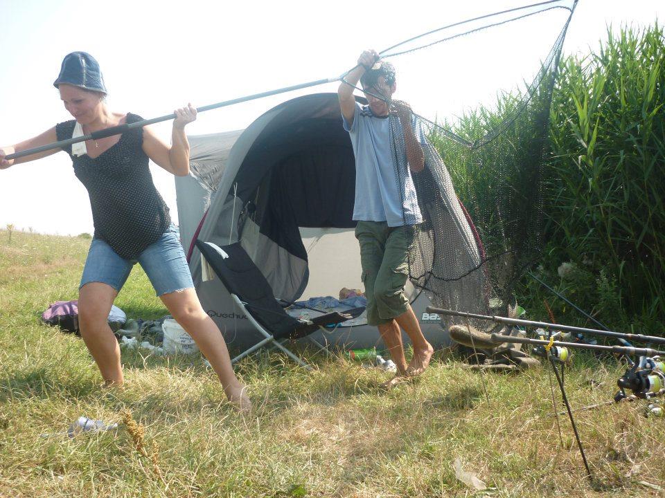 pescuit - 375766_405354399501637_1198700411_n.jpg